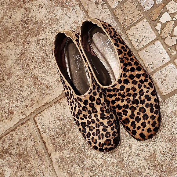 BCBGMaxAzria Animal print leather loafers size 7 - Picture 4 of 9